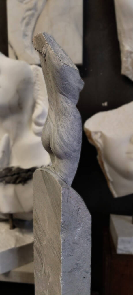 sculpture Naman Bardiglio marble